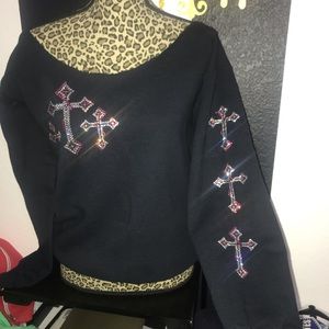 💕✨ Off-the-shoulder cross rhinestone sweatshirt!